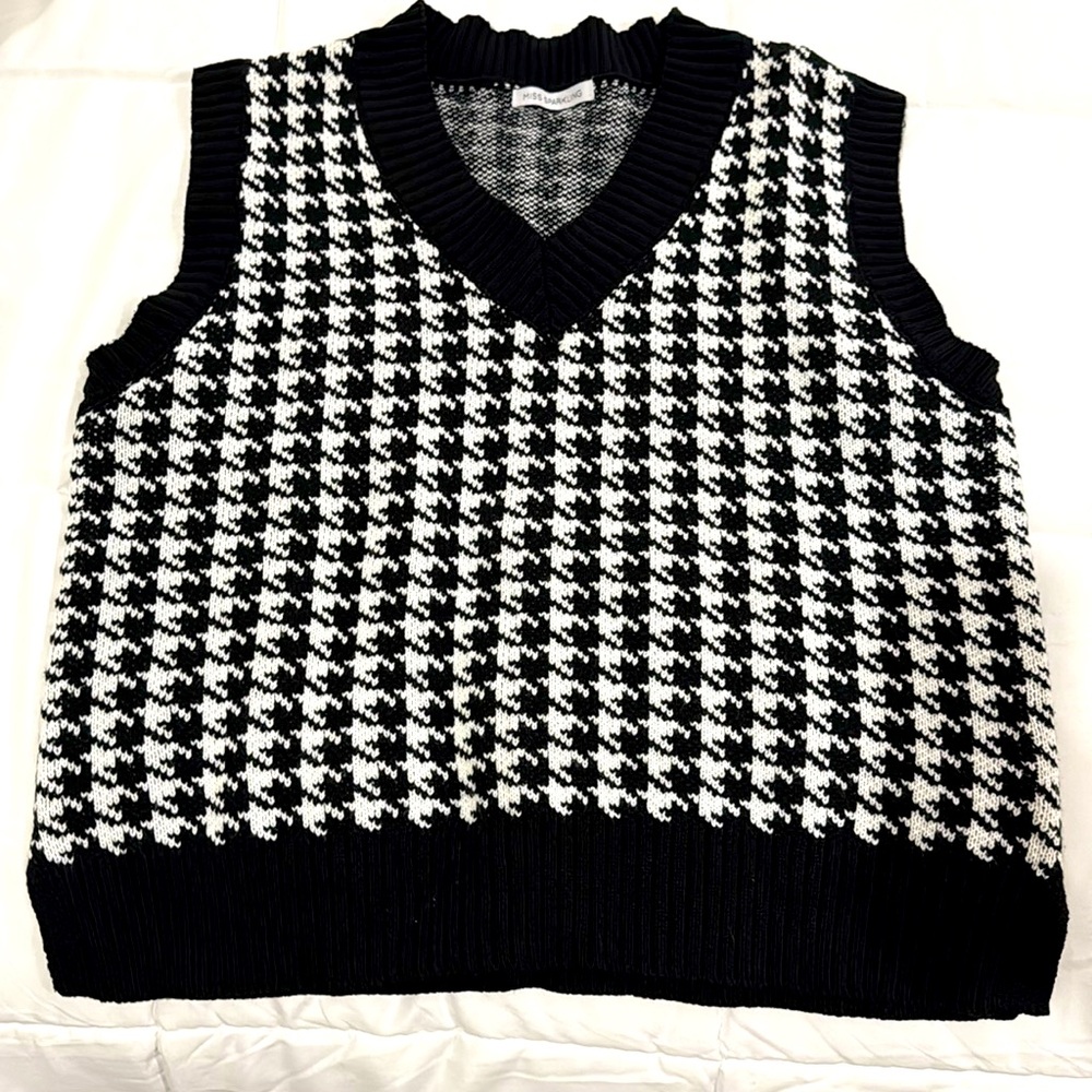 Black and White houndstooth sweater vest